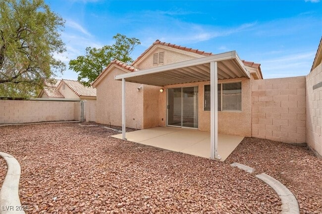 Foto del edificio - 9360 Leaping Lilly Ave