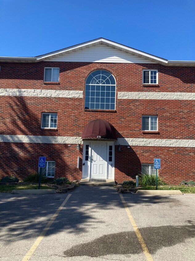 130 Lauren Circle Apt D Unit Rent 675, Belleville, IL 62223 Apartments in Belleville, IL