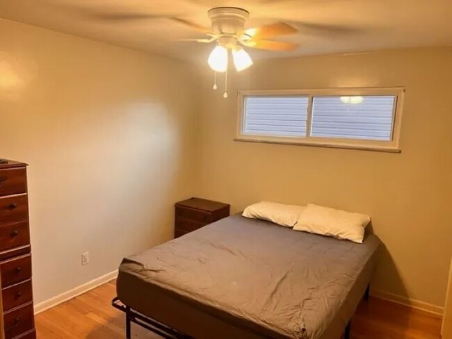 Bedroom1 - 1725 Brookview Blvd