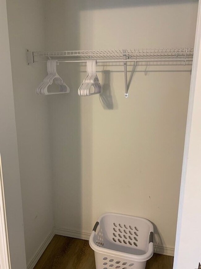 Foto del edificio - Corporate Rental Unit 1 Bedroom 1 Bath Fur...