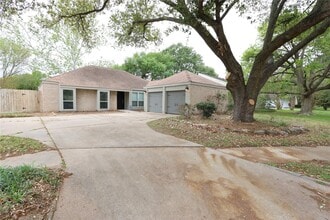 Building Photo - 15911 Haven Hills Dr