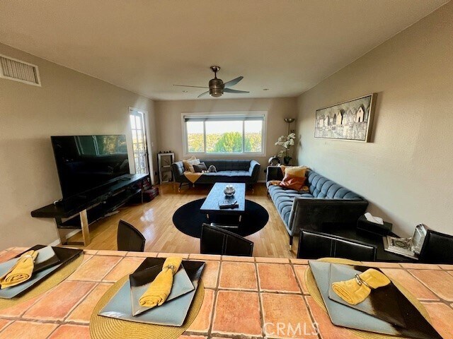 Foto del edificio - 15654 Hillview Ln