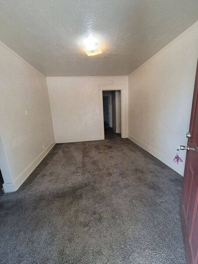 Building Photo - MEL110