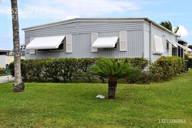Photo - 1620 SW 64th Way House