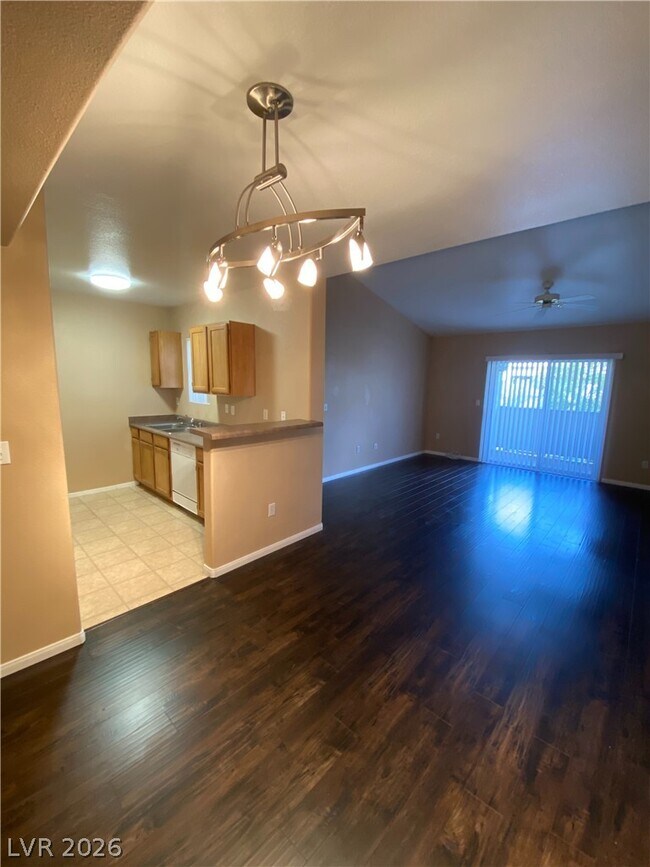 Foto del edificio - 7255 W Sunset Rd