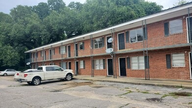 Building Photo - 11 Loring Dr