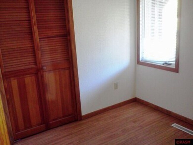 Building Photo - Cozy 2 Bedroom 1 Bath in Waterville
