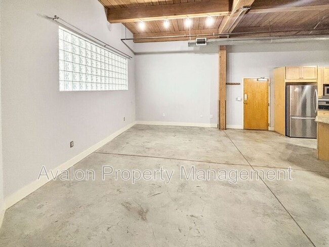Building Photo - 204 Walker St SW