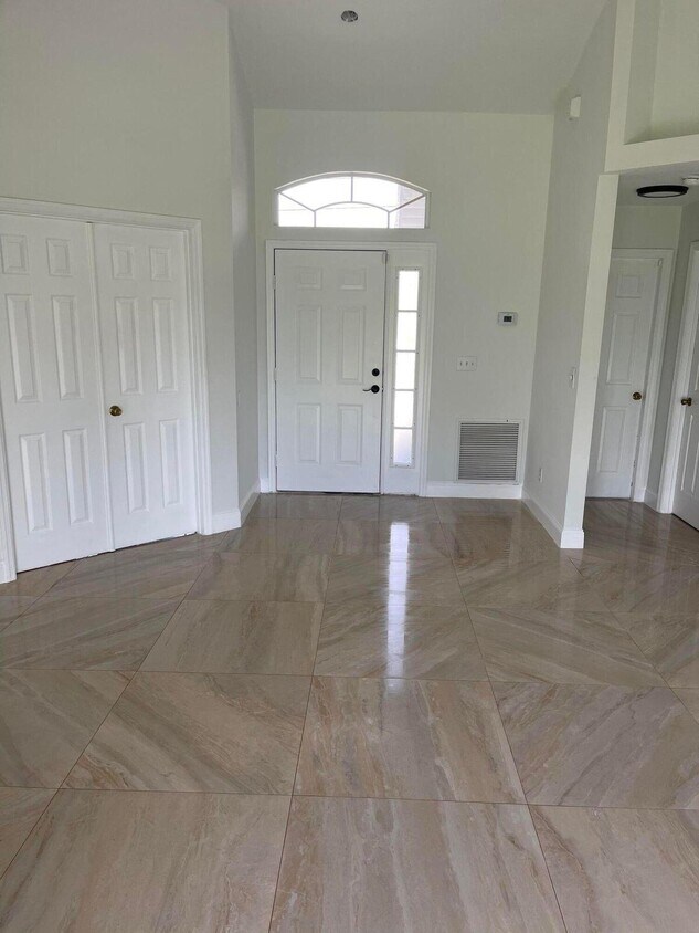 Foto principal - 2619 SW Fair Isle Rd