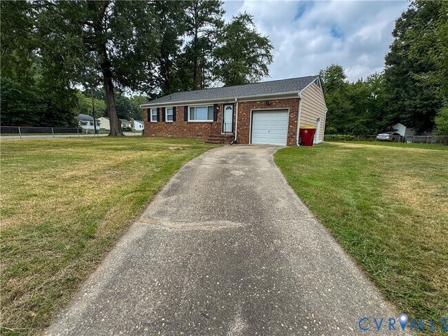 Foto del edificio - 2590 Pinehurst Dr