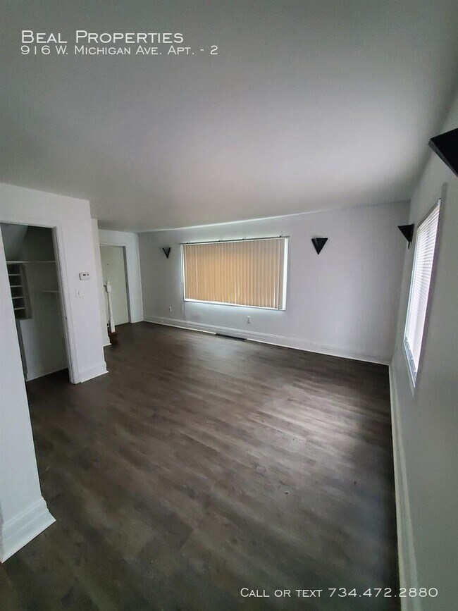 Foto del edificio - 916 W Michigan Ave