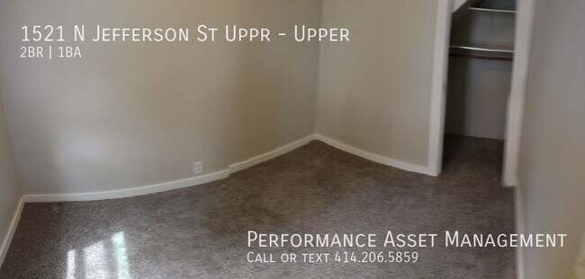 Building Photo - Gorgeous 2BED/1BATH East Side Upper Unit