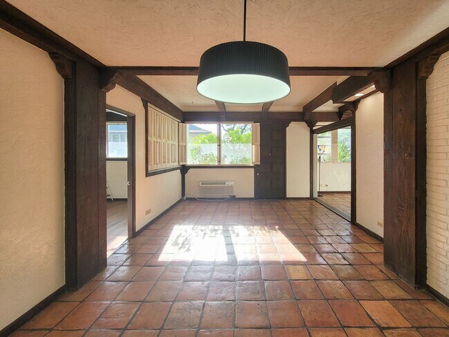 Foto del edificio - Ground Floor Unit at The Pleasanton! - 2BR...