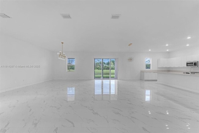 Foto del edificio - 4336 SW 122nd Terrace