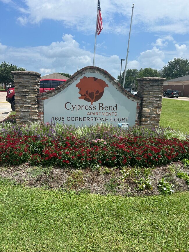 Foto del edificio - Cypress Bend Apartments