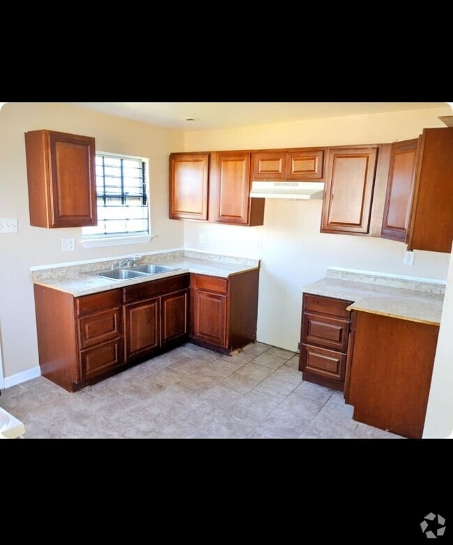 Building Photo - 1330 Alabo St