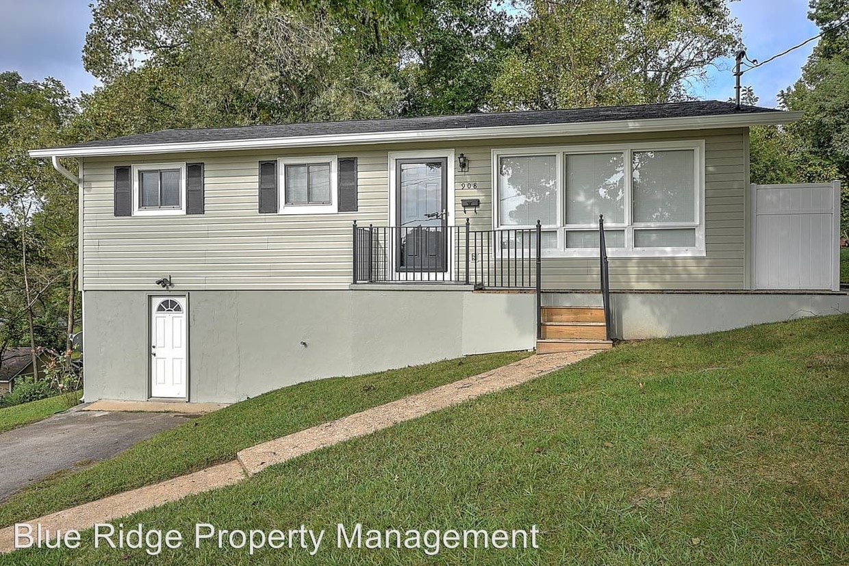 Primary Photo - 908 Lane Dr