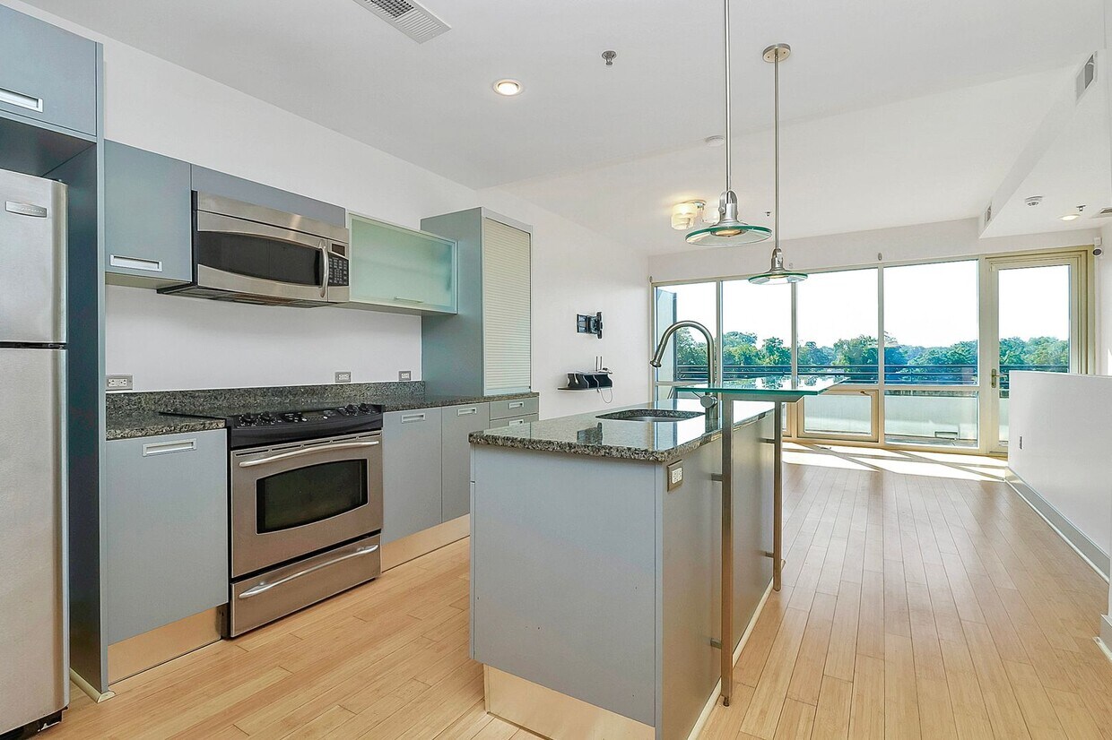 Foto principal - Cute two bedroom condo!