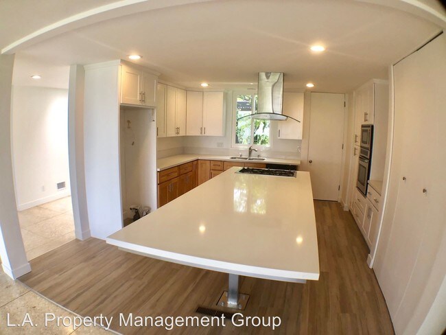 Building Photo - 4 br, 3 bath House - 11469 Dona Evita Drive