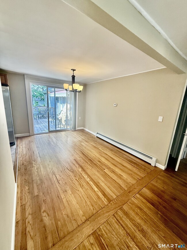 Building Photo - 44 Haddam St