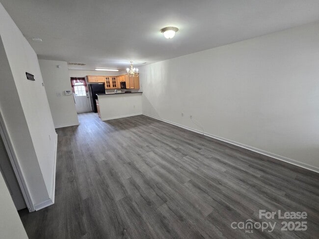 Foto del edificio - 639 Fawnborough Ct