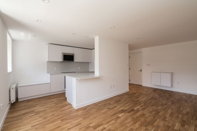 Building Photo - 56 Eccleston Drive