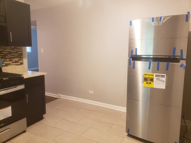 Foto del edificio - 1061 E 80th St