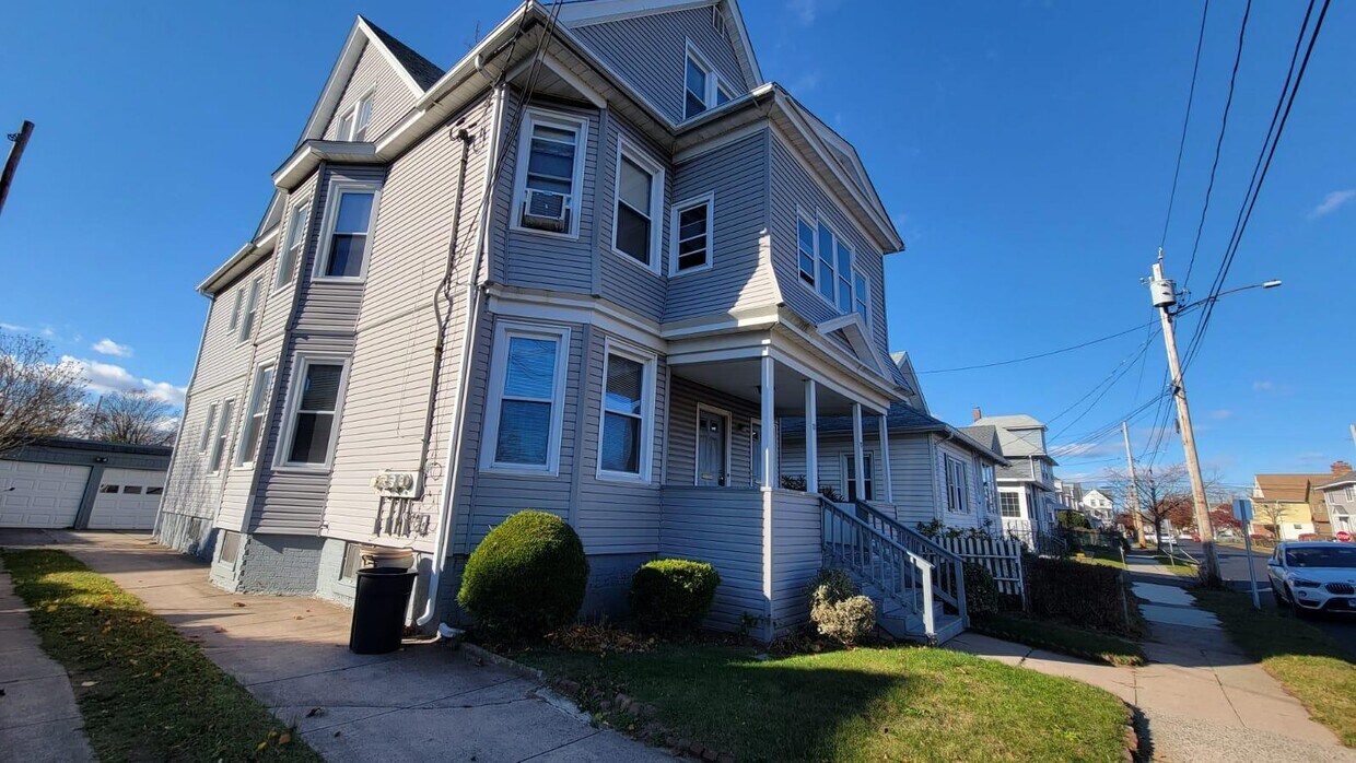 70 Peck Ave Unit 1, West Haven, CT 06516 Apartments in West Haven, CT