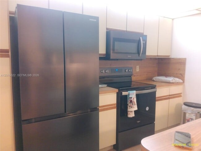 Foto del edificio - 8172 S Coral Cir