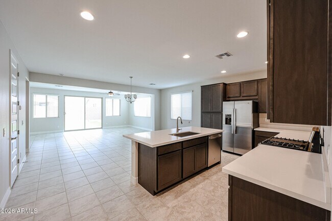 Foto del edificio - 14770 W Smoketree Dr