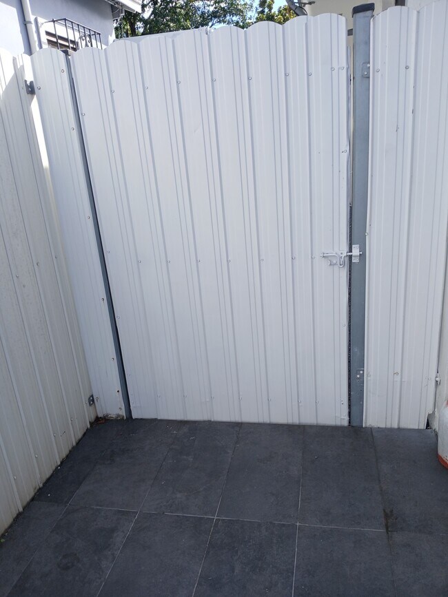 Foto del edificio - 2912 NW 31st St