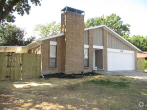 Building Photo - 1200 Green Hill Dr