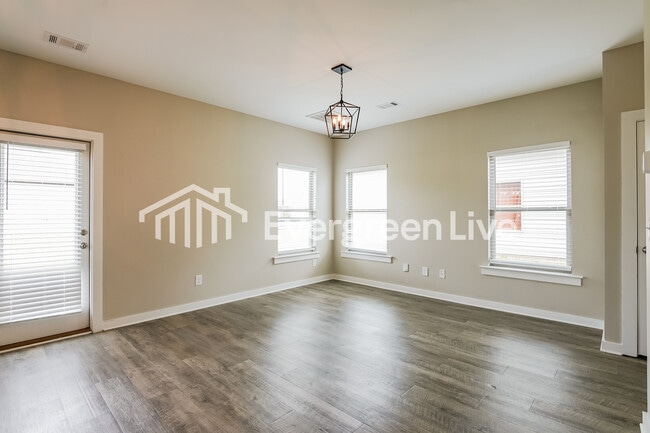 Building Photo - 11103 Summerchase Lp