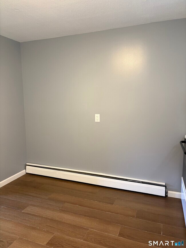 Foto del edificio - 270 S Windham Rd