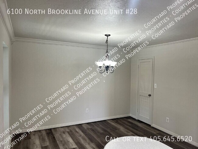 Building Photo - 6100 N Brookline Ave