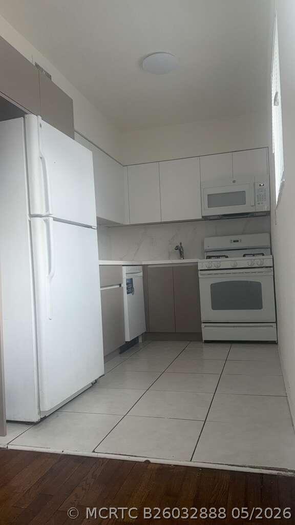 Foto del edificio - 2080 NE 167th St
