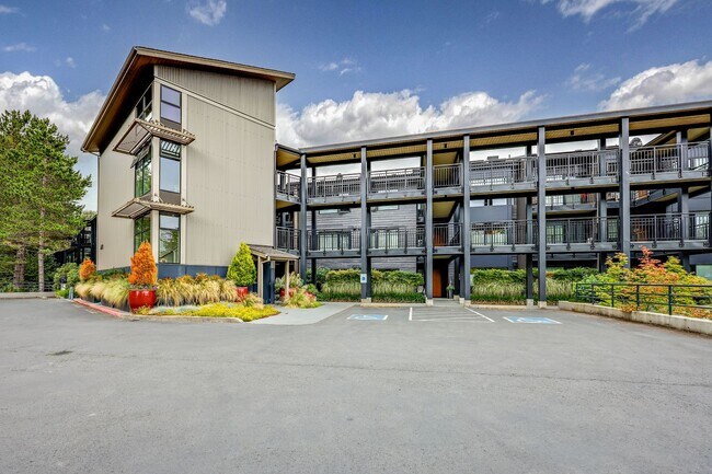 Foto del edificio - View - Eagle Harbor Condo