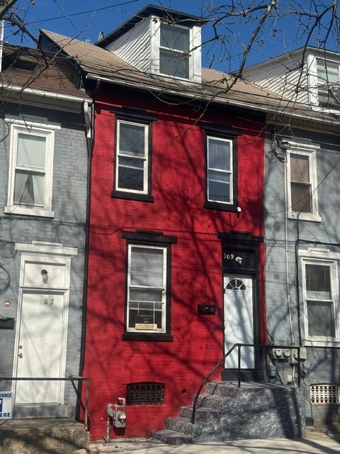 Foto del edificio - 109 N Warren St