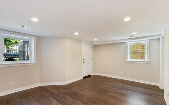 Building Photo - 3054 N Spaulding Ave