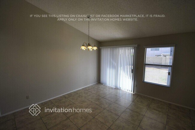 Foto del edificio - 8833 W Windsor Ave