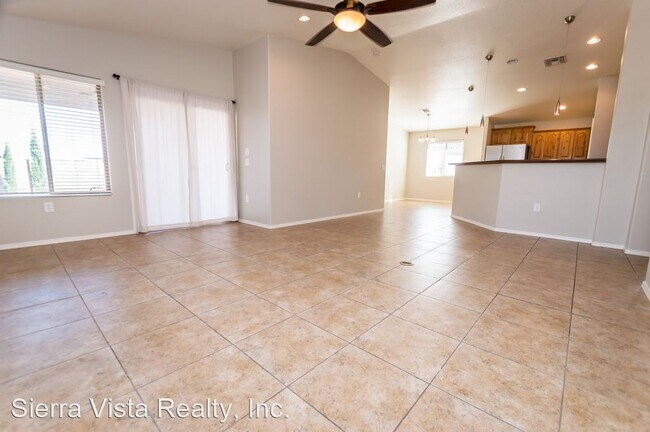 Foto del edificio - 4 br, 2 bath House - 4685 Big Bend St