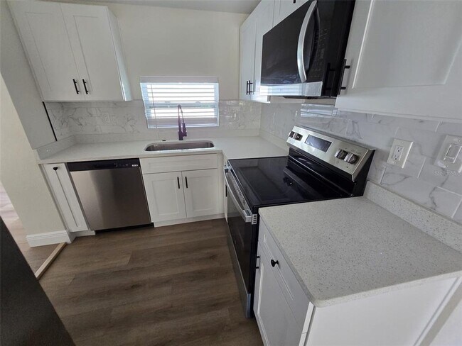 Building Photo - 416 W Ianthe St