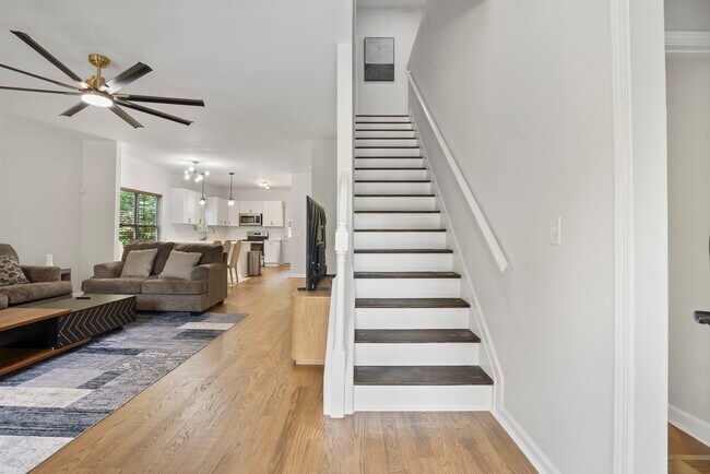 Foto del edificio - 139 Dahlia Ave NW