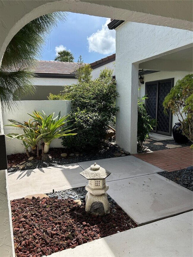 Building Photo - 5514 Parkwalk Cir E