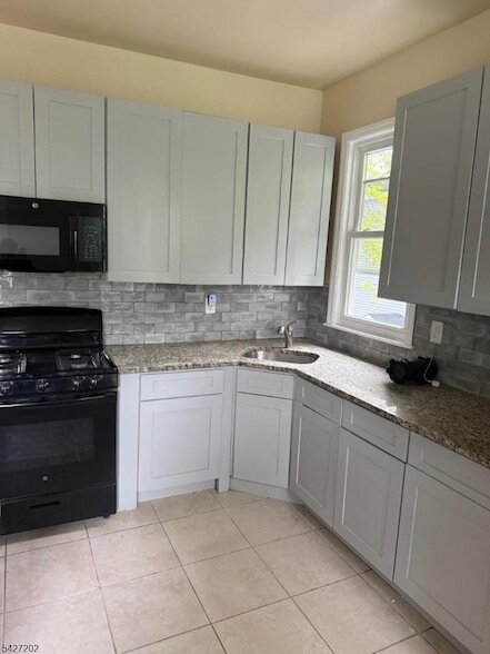 Foto del edificio - 151-151 Scheerer Ave