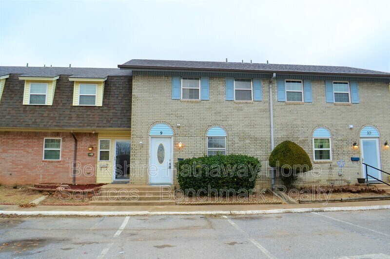 Primary Photo - 3901 N Kickapoo Ave