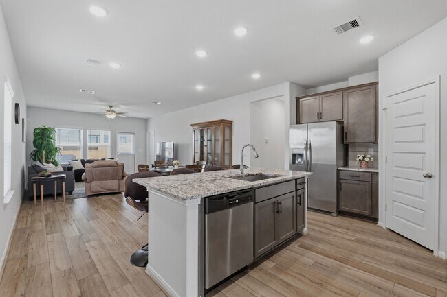 Foto del edificio - 8320 Bristlecone Pne Wy