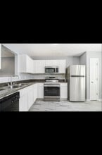 Building Photo - 2418 Piering Dr