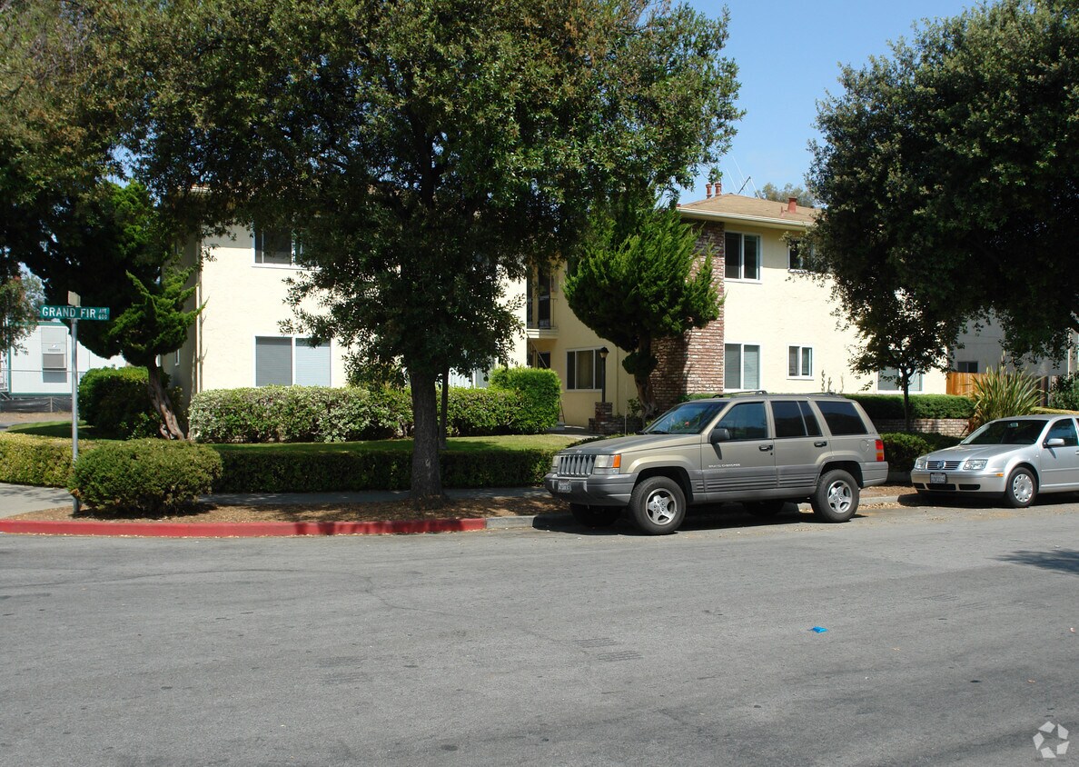 Building Photo - 689 Grand Fir Ave