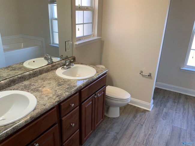 Building Photo - 285 Shadow Ct SW